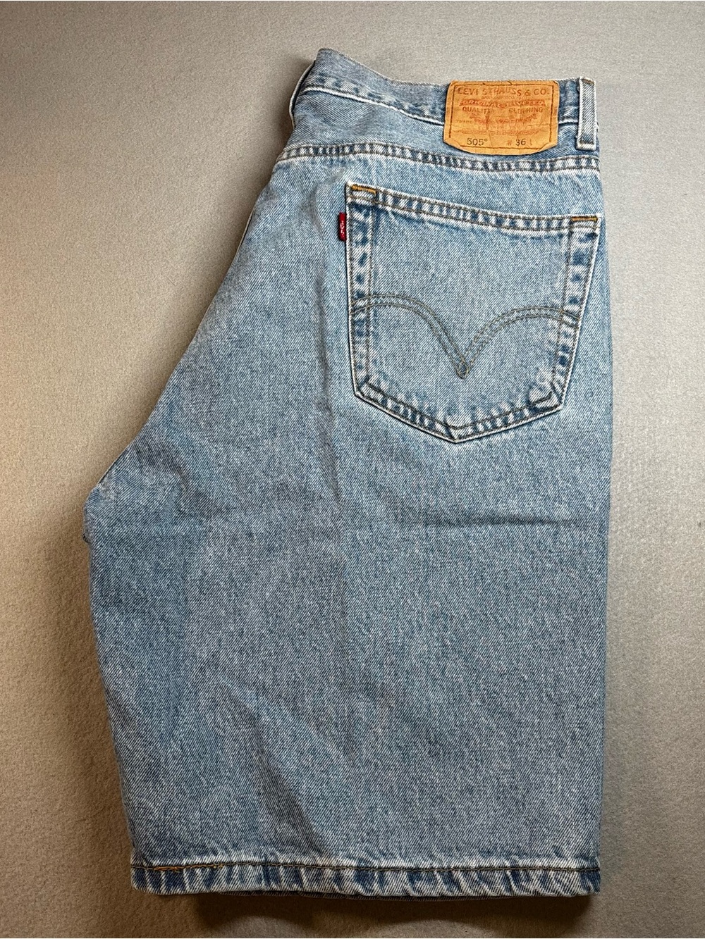 Levi's 505 Men's Light Blue Relaxed Fit Jeans